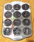 New Chloes Kitchen 12 Piece Christmas Cookie Delux Quality Nonstick Bakeware Pan. Fixed Price $55.95.