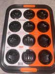 Le Creuset Non Stick Bakeware 12 Halloween Cupcake Muffin Tray Pan. Fixed Price $26.99.