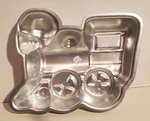 Wilton Small Train Engine Aluminum Metal Cake Pan Mold 1975 508-493. Fixed Price $6.79.