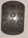 Wilton Whoopie Pan Autumn Fall Pumpkin And Leaf Shape 12 Cavity Non Stick. Fixed Price $14.99.