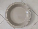 Le Creuset 10" Pie Plates Of 2 Serving Dish Red Cream Round 15-30. Fixed Price $99.99.