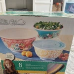 Rare Pioneer Woman 6 Piece Melody Set Melamine Bowls With Lids New. Fixed Price $65.00.