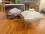 New Box Godinger 1 Qt Covered Porcelain Baker Chafing Dish W/ Warmer Stand. Fixed Price $17.50.