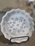 Temptations Winter SW941611 White Silver Snow Flakes Fluted Pie Quiche Dish. Fixed Price $29.99.