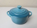 Le Creuset Stoneware Mini Round Cocotte 8 Oz Caribbean Blue Aqua. Fixed Price $24.99.