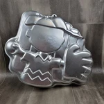 Wilton Charlie Brown Cake Pan 2105-1317 Vintage 1950 Peanuts Aluminum Mold. Fixed Price $7.96.