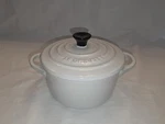 Creuset Stoneware Round Cocotte Casserole 22 Oz/ 2.75 Cups White. Fixed Price $39.99.
