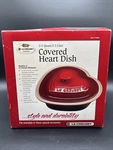 Vinrage Le Creuset 2.5 Qt Heart Covered Stoneware Baking Dish Nib. Fixed Price $125.00.