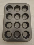Calphalon Nonstick Bakeware 12 Cupcake Muffin Pan Silver. Fixed Price $19.99.