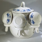 The Everything Pot & Bowls Set Of 6 Chili Stew Soup White W/ Blue Onion Design. Fixed Price $74.95.