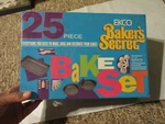 Vintage 25 Piece Ekco Bakers Secret Decorate Cake Pans Baking Usa New. Fixed Price $56.21.
