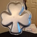 Wilton Clover Aluminum Cake Pan Four-leaf Shape Silver 2105-185 Vintage. Fixed Price $9.47.