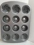 Nordic Ware Filled Cupcake Baking Pan Cast Aluminum Makes 6 Kitchen Gift. Fixed Price $21.00.