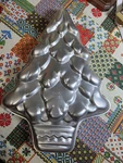Vintage Wilton Treeliteful Cake Pan #502-1107 1972 Aluminum 15.5X11.5. Fixed Price $11.00.