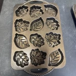 Nordic Ware Leaf Cakelet Pan. Fixed Price $13.20.