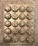 Gold Nordic Ware Petits Fours Tea Cake Pan 20 Flower Cavities Cups Capacity. Fixed Price $9.99.
