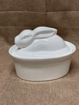 Williams Sonoma Porcelains Bianca Casserole With Rabbit Lid - New. Fixed Price $28.00.
