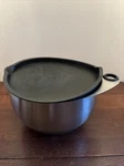 Pampered Chef 16 Cup Metal Mixing Bowl Desserts Cooking Kitchen No Skid W/lid. Fixed Price $25.80.