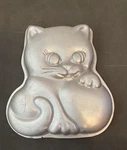VINTAGE1979 Wilton Kitten Cat Cake Pan 502-1972 Aluminum Baking Mold Retro Kitty. Fixed Price $11.00.
