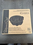Pampered Chef Family Heritage Stoneware 10 Inch Fluted Bundt Cake Pan. Fixed Price $22.00.