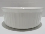 Vtg Corningware French White Round Casserole Dish 2.5 QT-F-2-B. Fixed Price $17.95.