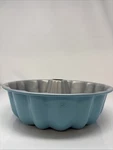 Pampered Chef Fluted Cake Pan Silver Nonstick Bundt Baking Mold # 1603. Fixed Price $22.95.