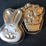 Wilton Cake Pan Set Easter Bunny Rabbit Face 2105-2037 Great Shape No Dents 1998. Fixed Price $16.99.