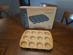 Pampered Chef Stoneware Muffin Pan 1465. Fixed Price $29.99.