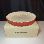Le Creuset Cerise Red Fluted Flan Pie Dish 9 23CM Stoneware Bakeware Kitchen. Fixed Price $65.99.