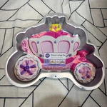Wilton Princess Carriage Pan Os Silver Aluminum Shaped Cake Mold 2105-0250. Fixed Price $27.99.