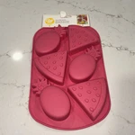 Wilton Silicone Bakeware 6 Cavity Candy Mold, Pineapple Watermelon New. Fixed Price $13.99.