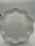 Le Creuset White Frill Plate Stoneware 8.7" With Tag. Fixed Price $40.00.