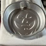 Wilton 2105-3068 Pumpkin Halloween Cake Pan Silver Aluminum Vintage 1990S. Fixed Price $9.99.