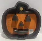 Wilton Halloween Pumpkin/jack-o-lantern Non-stick Cake Pan 2105-0679 New. Fixed Price $8.96.