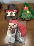 New Wilton Gingerbread Man Holiday Christmas Cake Pan 13X10 Non-stick Baking. Fixed Price $47.70.