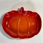 Le Creuset Volcanic Orange Medium Pumpkin Dish Plate 9" Stonewarex 7 1/4". Fixed Price $34.99.