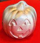 1998 Wilton Cake Pan 3D Stand Up Jack-o-lantern #2105-3150 Halloween Mold Silver. Fixed Price $11.87.