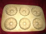 Pampered Chef 060504 Family Heritage Stoneware Mini Fluted Bundt Cake Pan Usa. Fixed Price $47.50.