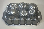Nordic Ware Vintage Pumpkin Harvest Loaf Pan Cups 1.4 Liters Mold 8" X 6". Fixed Price $24.00.