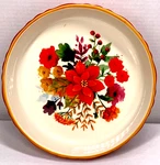 New The Pioneer Woman 9" Pie Plate Red Winter Bouquet Christmas Poinsettia. Fixed Price $14.99.