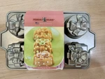 Nordic Ware Gift Cakelet Cast Aluminum Baking Pan 6 Mold Present Nonstick. Fixed Price $34.95.