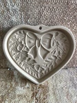 Pampered Chef Autumn Wreath 2003 Limited Edition Heritage Stoneware Cookie Mold. Fixed Price $8.46.