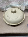 Vintage Garlic Roaster Superstone Baker Sassafras Usa Approx 7 5/8 No Box. Fixed Price $19.00.