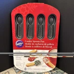 New Wilton Spoons Cookie Sheet Pan 8 Cavity Maker Non Stick W/ Recipe. Fixed Price $12.00.