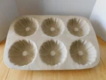 Mini Bundt Cake Pan Pampered Chef #060605 Family Heritage Stoneware. Fixed Price $50.00.
