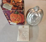 Vintage 1995 Wilton Halloweenstandup Jack-o-lantern 3D Pumpkin Cakepan 2105-3150. Fixed Price $10.00.