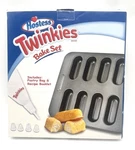 Hostess Twinkies Bake Set Pan With Pastry Bag Tips & Recipe Booklet 2012. Fixed Price $13.99.