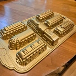 Nordic Ware Train Cakelet Pan Gold Cast Aluminum Williams Sonoma 5 Cup 7 Cavity. Fixed Price $17.95.