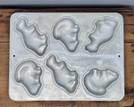 Vintage Wilton Mini Dinosaurs Brontosaurus & T-rex Aluminum Cake Pan #2105-9331. Fixed Price $12.95.