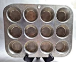 Mirro Aluminum 12 Count Muffins Pan Vintage Pat. Pend. 162M. Fixed Price $8.00.